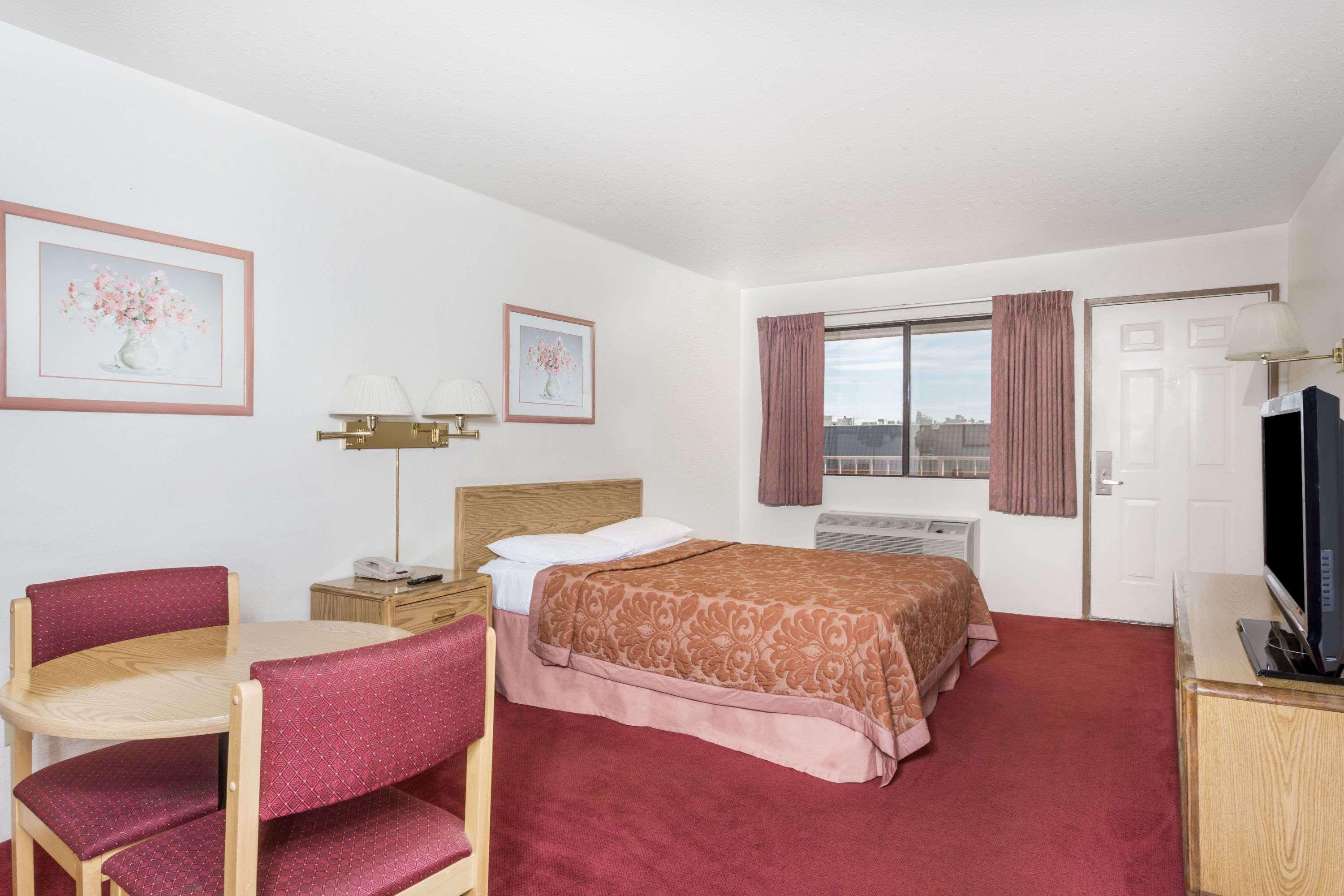 Super 8 By Wyndham Phoenix Metro North Exteriér fotografie