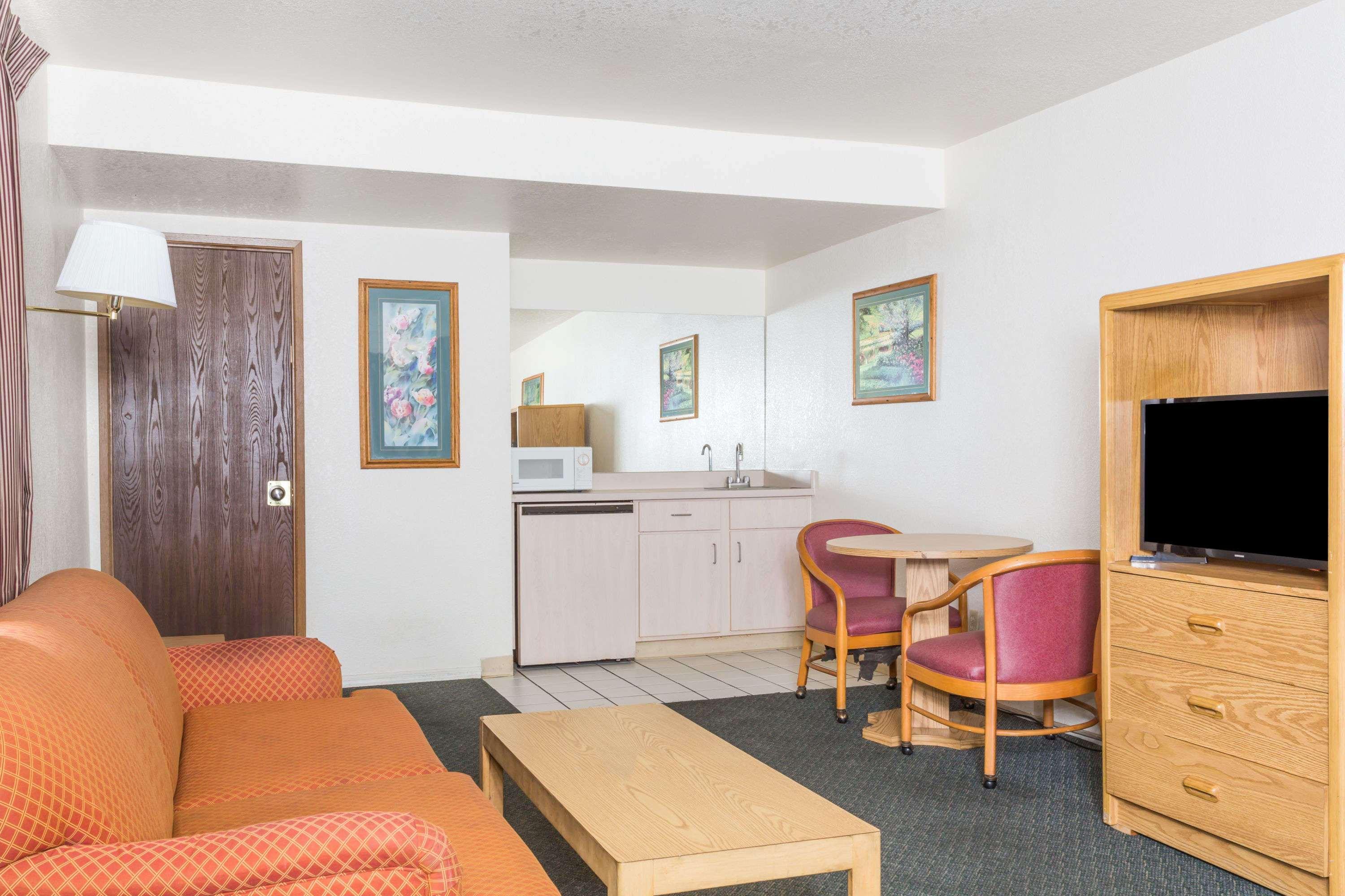 Super 8 By Wyndham Phoenix Metro North Exteriér fotografie